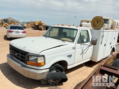 1995 Ford F-350 4x2 Camión Utilitario (Inoperable)