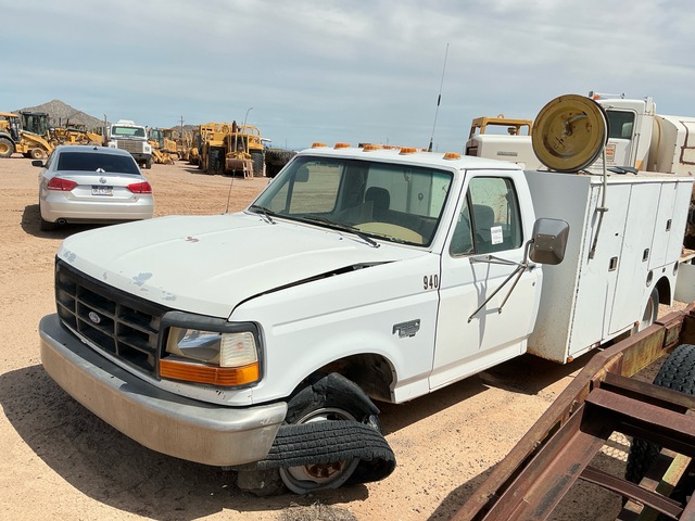 1995 Ford F-350 XL 4x2 Utility Truck (Inoperable)