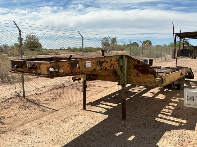 1942 Fruehauf 20 ft S/A Equipment Trailer