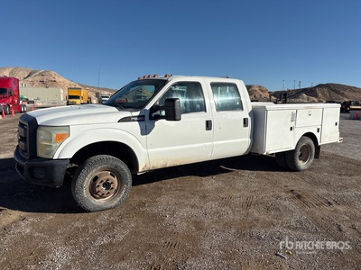 2011 Ford F-350 XL 4x4 Crew Cab Utility Truck