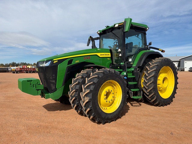 2022 John Deere 8R 370 4WD Tractor
