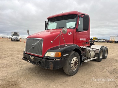 2001 Volvo VNL 6x4 T/A Day Cab Truck Tractor
