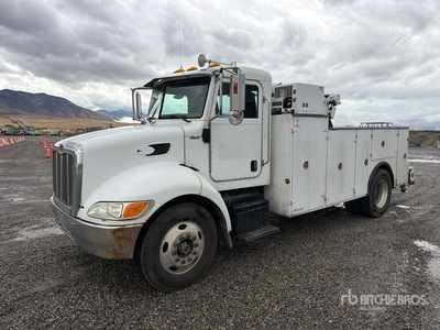 2005 Peterbilt 335 4x2 Service Truck