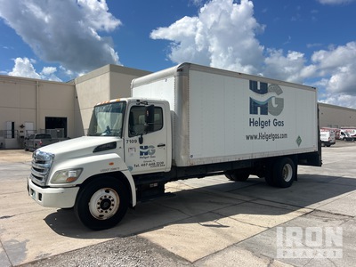 2013 Hino 338 4x2 22' Box Furgoneta caja cerrada