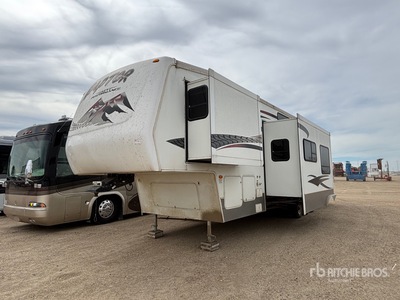 2007 Keystone Raptor RP3712 37 ft Tri/A Toy Hauler Travel Trailer