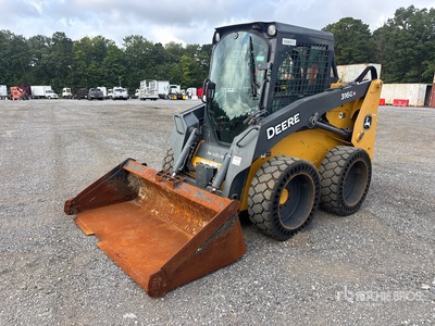 2019 John Deere 316GR Minicargadora