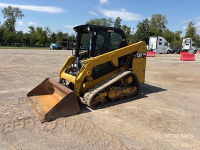 2015 Cat 239D Compacte Schranklader
