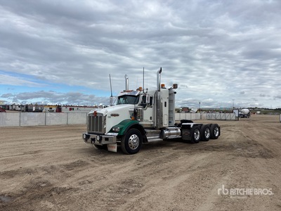 2009 Kenworth T800 8x6 Ciągnik siodłowy z kabiną sypialną Tri/A