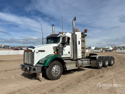 2009 Kenworth T800 Tri/A Day Cab Truck Tractor