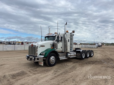 2009 Kenworth T800 8x6 تراكتور شاحنة بسقف (ثلاثى المحور)