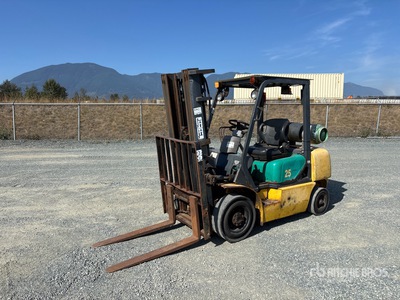 2006 Komatsu E025-14 5000 lb Cushion Tire Heftruck