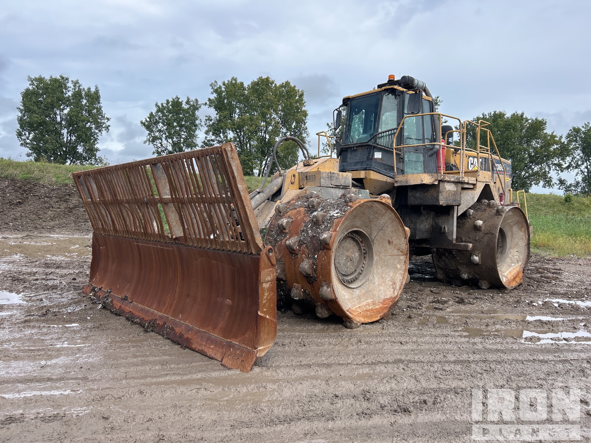 Cat 836G Landfill Compactor