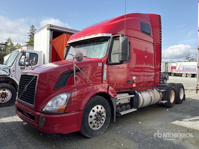 2016 Volvo VNL 6x4 3- Achs Sattelzugmaschine mit Schlafkabine (Inoperable)