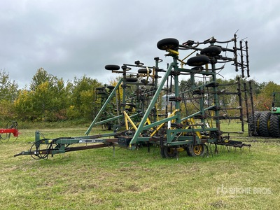 New Noble 8000 41 ft Chisel Plow