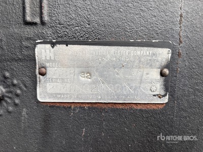 1982 International 5088 2WD Tractor