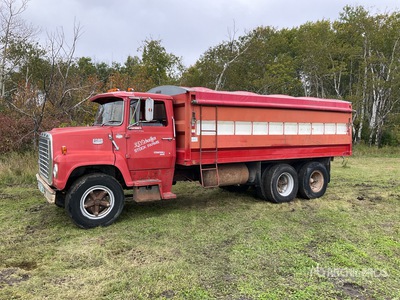 Ford 750 6x4 Grain Truck