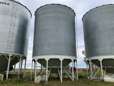 Westeel-Rosco +/- 5500 bu Hopper Grain Bin