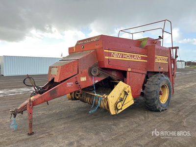 New Holland 2000 梱包機 (Inoperable)