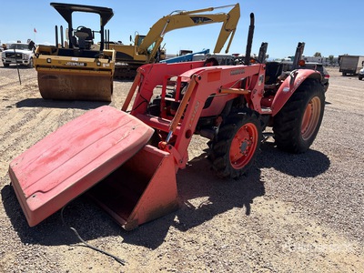 2010 Kubota M7040D 4WD utiliteit Tractor (Inoperable)