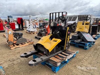 Yale MPB045VGN24T2646 4510 lb Electric Pallet Jack