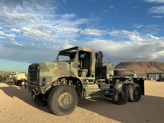 2003 Oshkosh AMK25 MTVR 7 Ton 6x6 Cargo Truck 2003 Oshkosh AMK25 MTVR 7 Ton 6x6 Cargo Truck