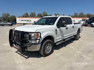 2017 Ford F-250 4x4 Crew Cab بيك اب