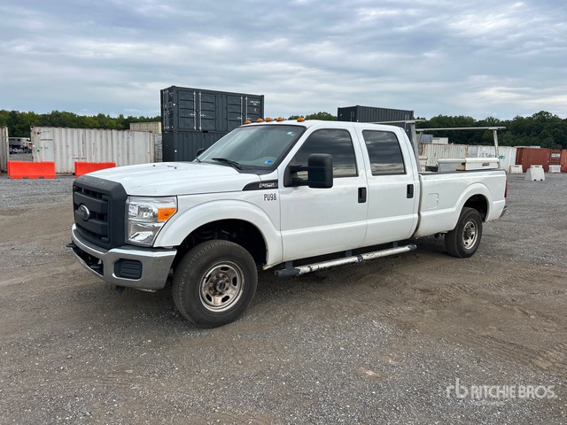 2015 Ford F-250 XL 4x4 Crew Cab Pickup