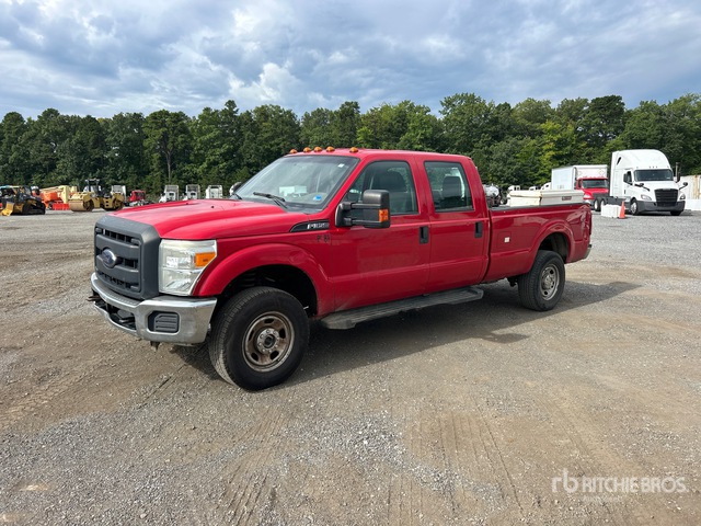 2013 Ford F-350 XL 4x4 Crew Cab Pickup