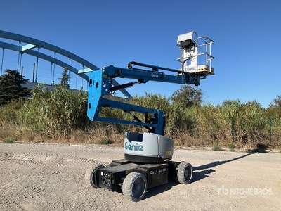2017 Genie Z-33/18 2WD Electric Nacelle Articulee Articulating Boom Lift