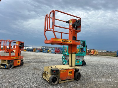 2017 JLG 1230 Elevador vertical