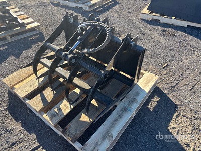 2026 36 in Skid Steer Grapple (Unused)