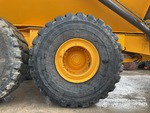 Cadre with Pneu pour conduite avant droite