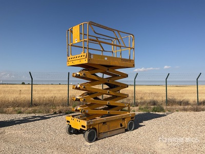 2010 Haulotte Compact12 Electric Piattaforma aerea verticale