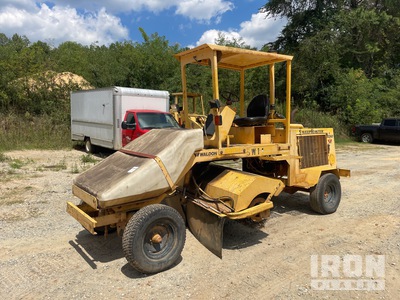 Waldon Sweep Master 250 Self-Propelled Broom