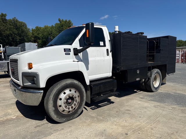 2006 GMC 6500 4x2 Fuel and Lube Truck