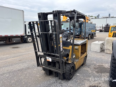 2009 Cat EX4000 4000 lb Chariot Élévateur Électrique (Inoperable)