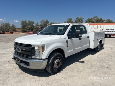 2018 Ford F-350 XL 4x2 Crew Cab Utility Truck