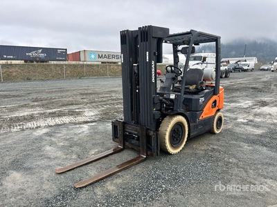 Doosan G25N-7 3850 lb Pneumatic Tire Gabelstapler