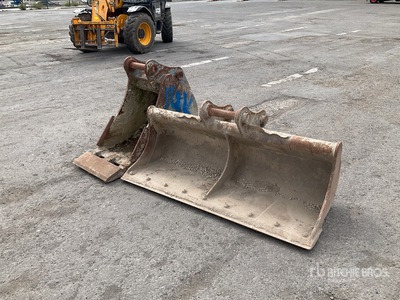 Quantity of (2) Strickland Excavator Bucket - Fits 13 Ton
