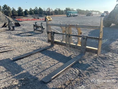 John Deere 71 in Q/C Wheel Loader Forks
