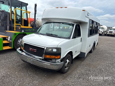 2013 GMC Savana G4500 4x2 21-Seat Mini Bus (Inoperable)