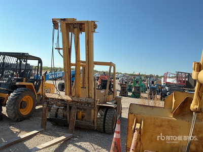 Cat V140 14000 lb Pneumatic Tire Heftruck (Inoperable)