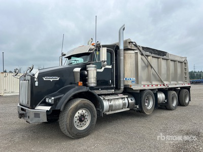 2017 Kenworth T800 8x4 Tri/A Dump Truck