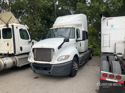 2019 International LT625 6x4 Cabeza Tractora Cabina Dormitorio (Inoperable)