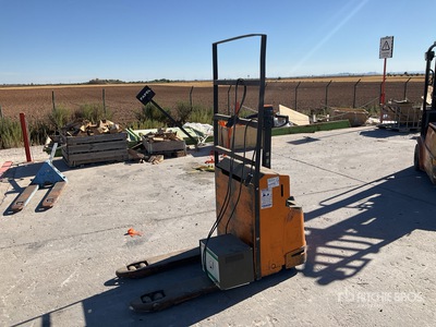 1997 Still EGU 20 Electric Stacker