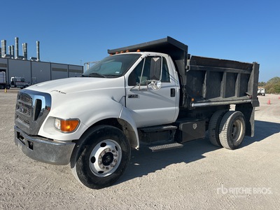 2005 Ford F-750 4x2 S/A Dump Truck