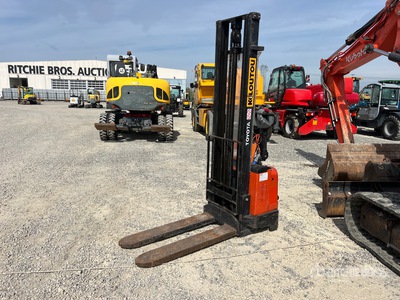 2008 Toyota 7SM12 1200 kg Electric Gato de bandeja