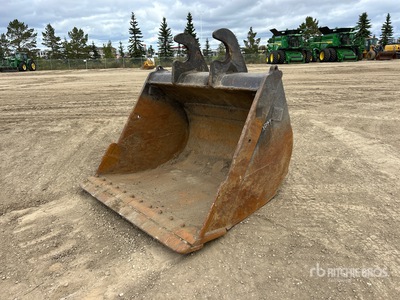 72 in Cleanup Excavator Bucket - Fits Cat/John Deere 336/350