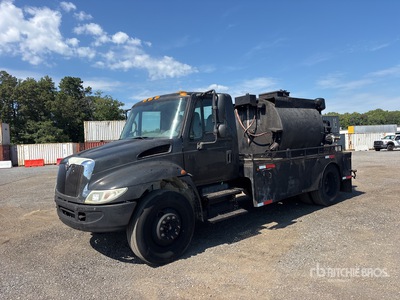 2006 International 4300 4x2 Asphaltverteiler-Lkw