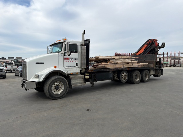 2005 Palfinger PK40002 28330 lb Knuckle Boom on 2006 Kenworth T800 10x4 Flatbed Truck with Crane 2005 Palfinger PK40002 28330 lb Knuckle Boom on 2006 Kenworth T800 10x4 Flatbed Truck with Crane